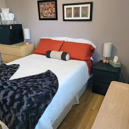 The Dewberry Homestay B&B Edmonton Eksteriør bilde