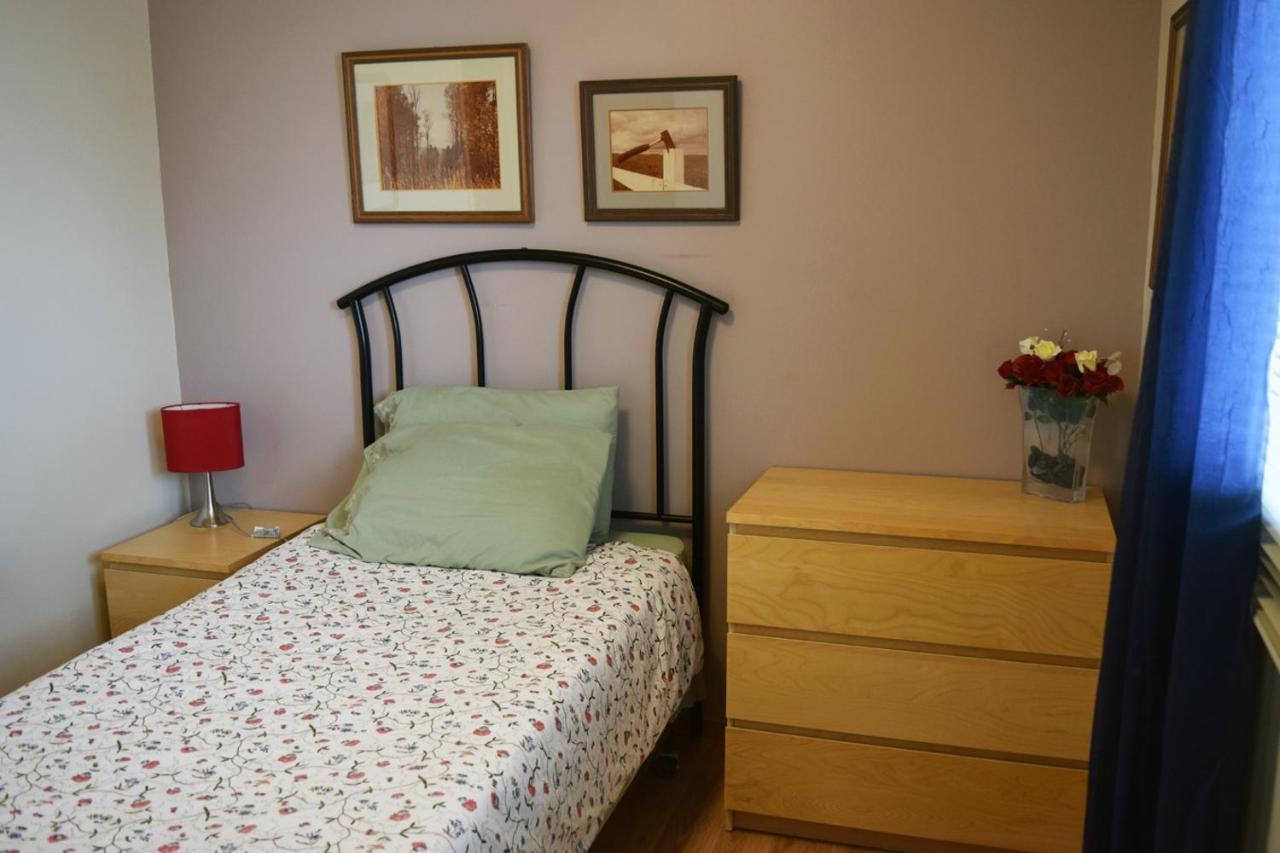 The Dewberry Homestay B&B Edmonton Eksteriør bilde