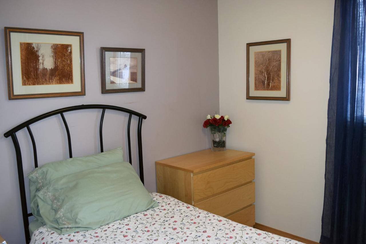 The Dewberry Homestay B&B Edmonton Eksteriør bilde
