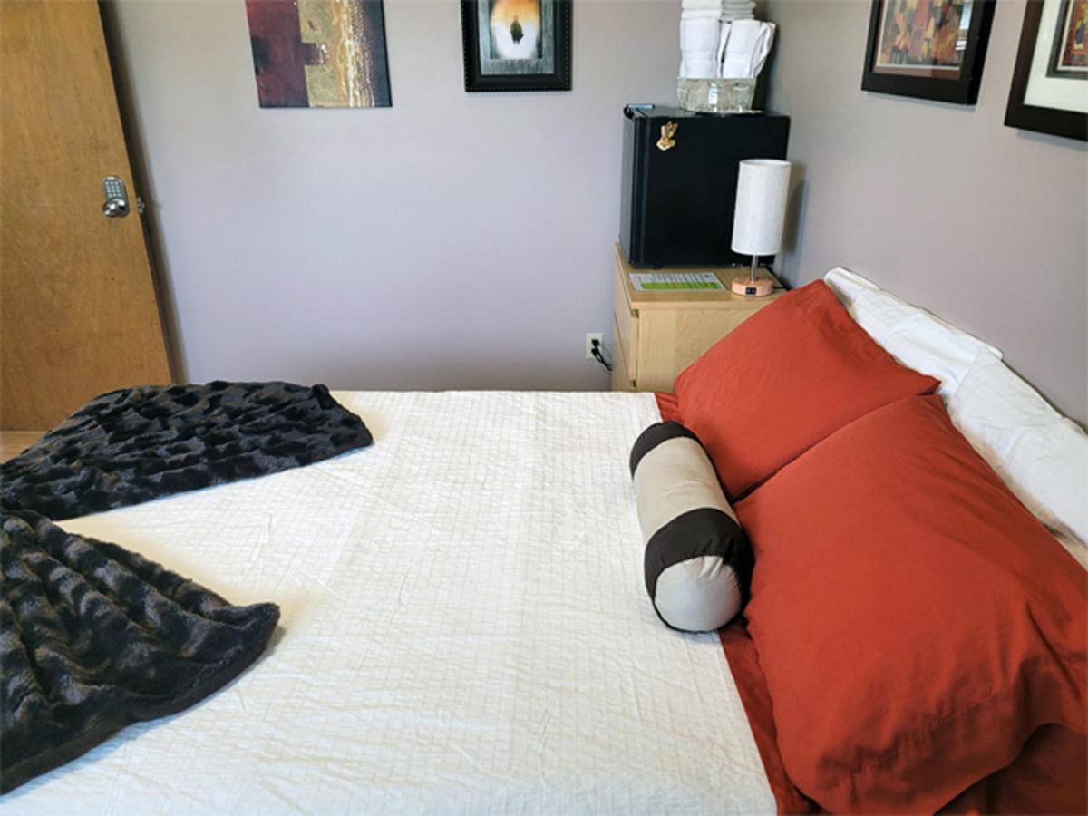The Dewberry Homestay B&B Edmonton Eksteriør bilde