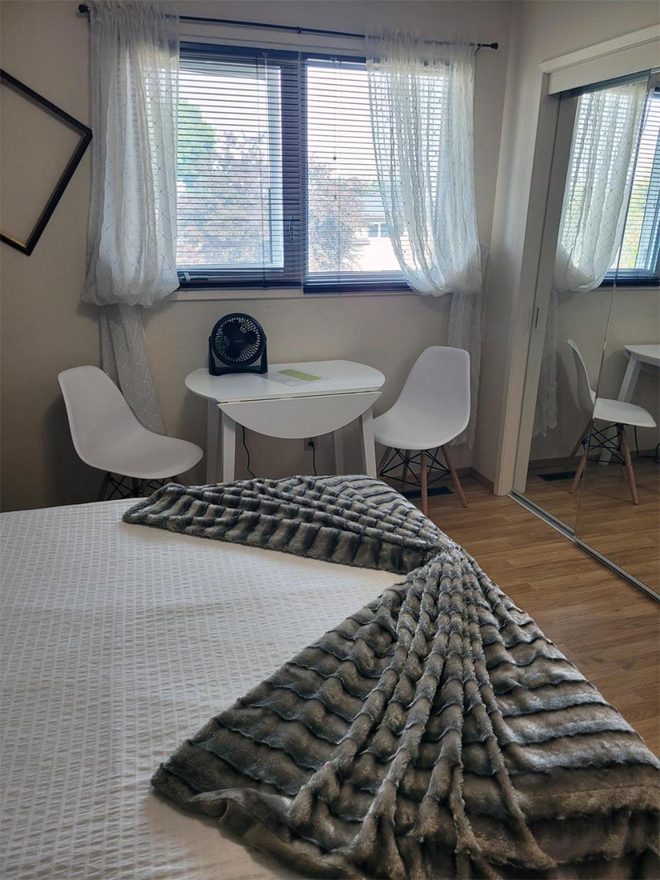 The Dewberry Homestay B&B Edmonton Eksteriør bilde